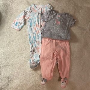 4/$15 Cute little Carter’s Infant Girl Deer Set. 3M. 3 pieces
